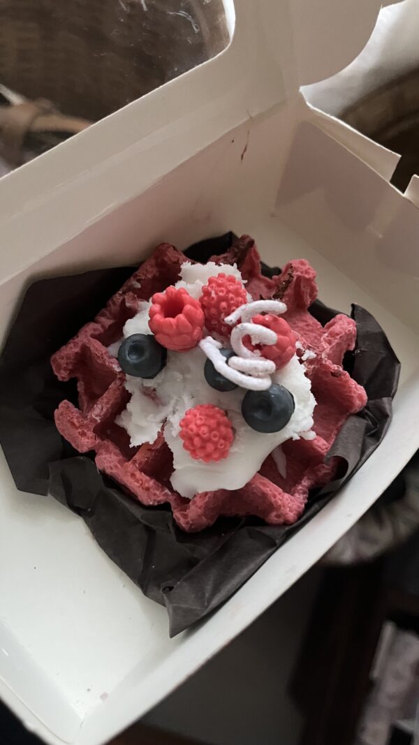 Waffles and berries - Image 3